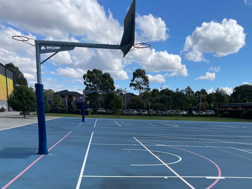 Mernda Park outdoor basketball netball court for hire